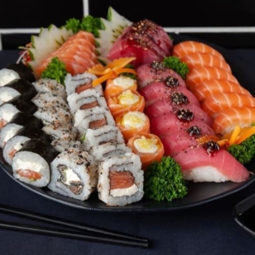 Sushi atum 4+sashimi atum 4+ joy atum 4 + uramak atum 5 Sushi salmão 4+ sashimi salmão 4+joy salmão4+ uramak salmão 5 Total(34 peça)