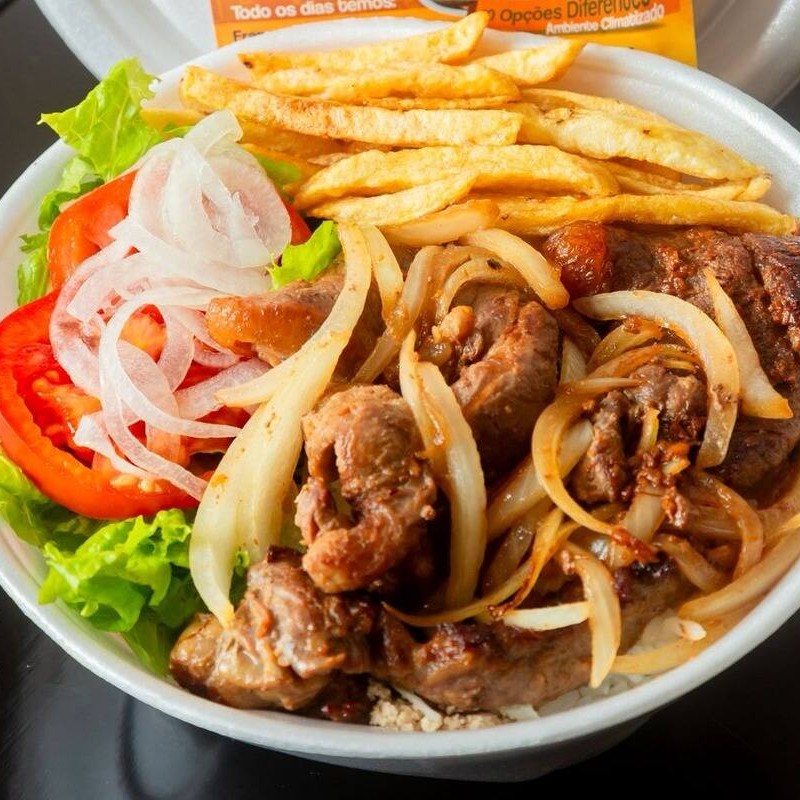 1 pedaço contra filé Arroz feijão Macarrao e farofa