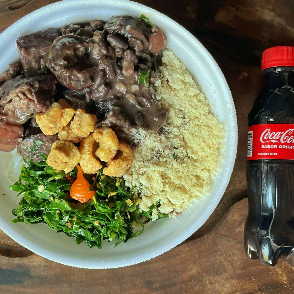 Feijoada completa com coca cola 200 ml
