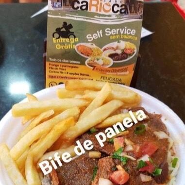 2 pedaços bife de panela arroz feijão Macarrao farofa