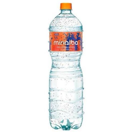 Água com Gás Minalba 1,5l. A água mineral natural Minalba nasce a 1700 metros de altitude, na região serrana da cidade de campos de Jordão, em um processo natural que confere características única ao produto. Todo o processo é monitorado por um rígido controle de qualidade, com muita tecnologia aplicada, garantido que a água não sogra nenhuma intervenção humana, 100% isenta de contato manual. A fonte está localizada no Parque Água Santa, onde brota a 19,5ºc com ph alcalino e baixíssimo teor de sódio. Uma obra da natureza direto pra você      Produto 1,5 L  Tipo de Produto: Água Mineral Natural Com Gás  Tipo de Embalagem: Pet  Composição:  Bicarbonato: 110,78mg/l; Cálcio: 16,800mg/l; Magnésio: 11,100mg/l; Potássio: 1,240mg/l; Sódio: 1,210mg/l; Nitrato 0,77mg/l; Sulfato: 0,13mg/l; Cloreto: 0,11mg/l; Fluoreto: 0,05mg/; Estrôncio: 0,020mg/l; Bário: 0,018mg/l;.