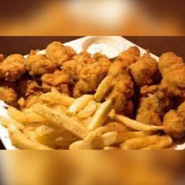 Delicioso combo de petisco com maionese temperada  Serve ate 3 pessoas