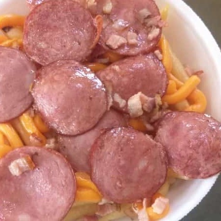 +-400grs de fritas + calabresa + bacon e cheddar , vai na quentinha n8