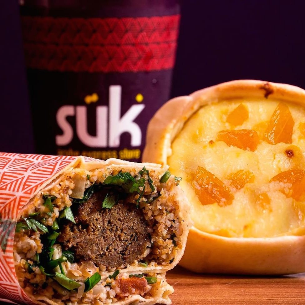 Aquele combo para não te deixar na dúvida!  Escolha uma opção entre kibes, esfihas fechadas ou esfihas abertas e aproveite um dos nossos kebabs matadores de fome!