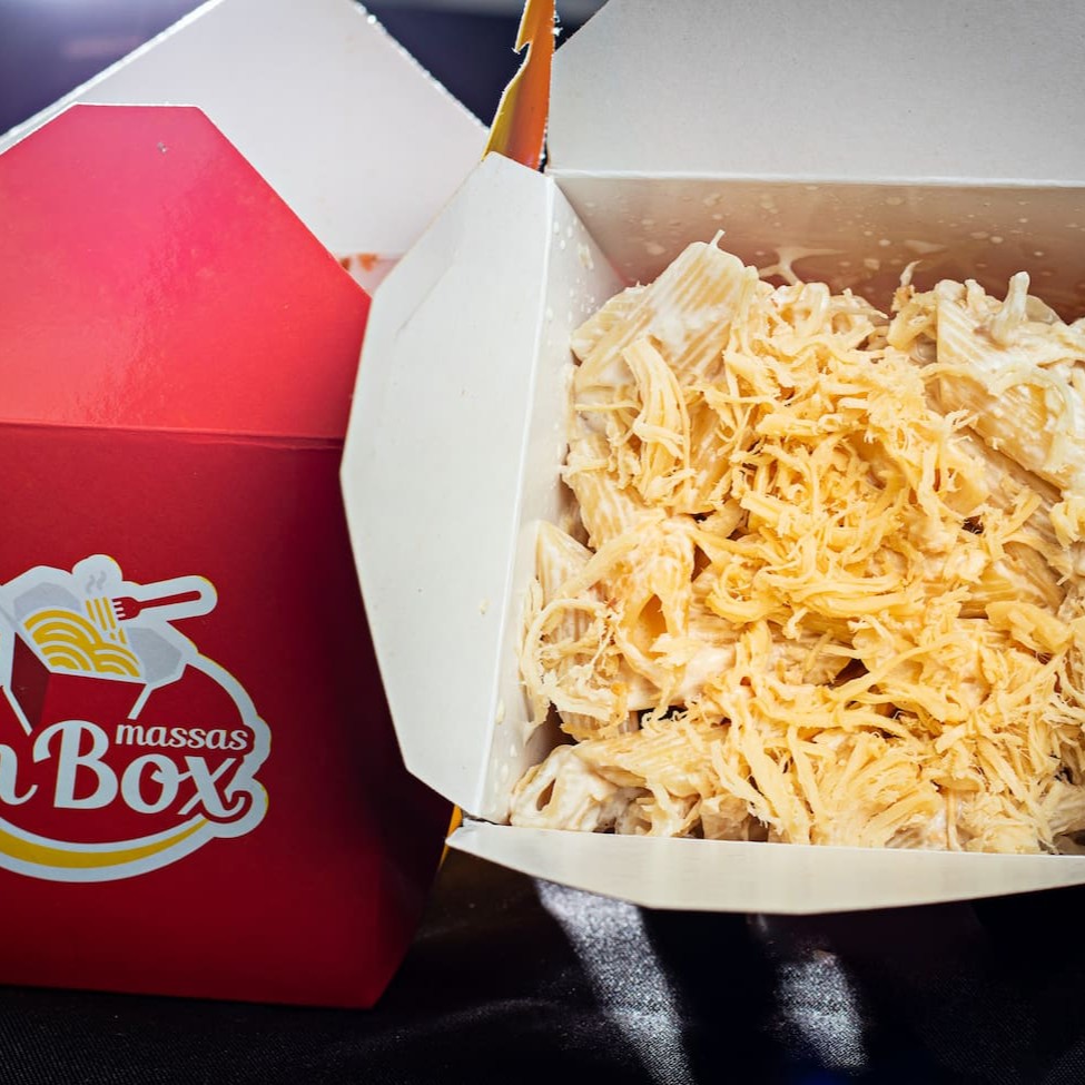 -Monte 2 Combinações A Seu Gosto, Por Um Preço Imbatível E Leve + Coca Cola 2 Litros Por Nossa Conta.