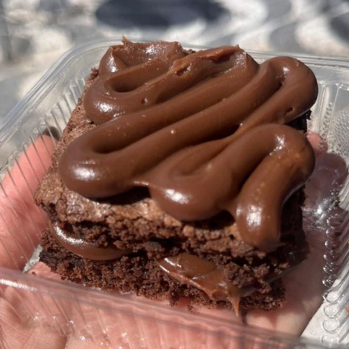 Brownie recheado com brigadeiro 50%