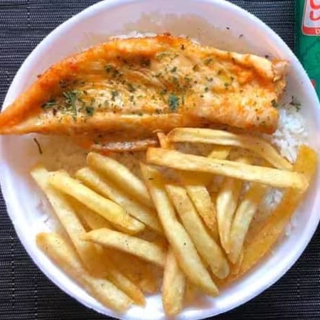 Filé de Frango a milanesa, Arroz e Fritas  *imagem ilustrativa, não acompanha bebida.