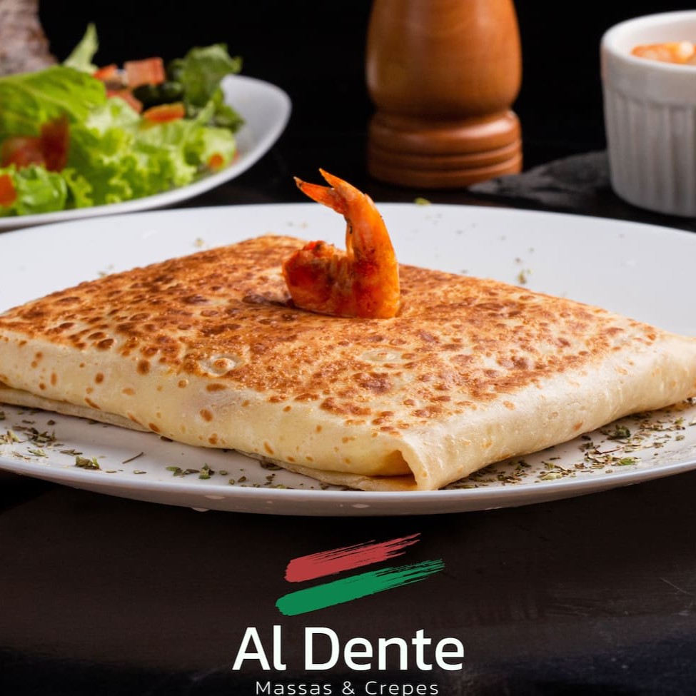 Camarão ao alho e óleo, mussarela e Catupiry.