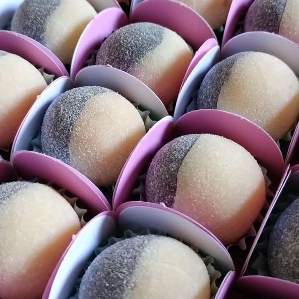 Brigadeiro de Ninho e brigadeiro 50% cacau.