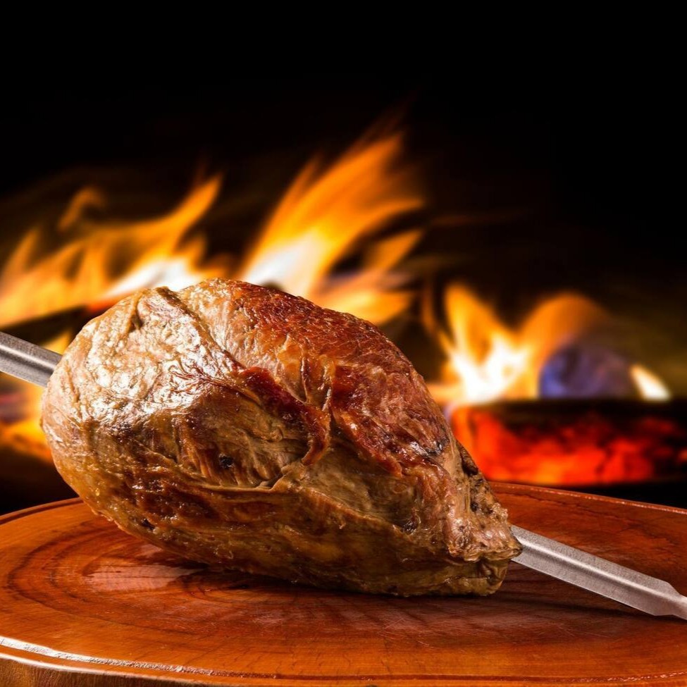 2 fatias de cupim assado na brasa, arroz branco, maionese, farofa com bacon e batata frita.  Nao Fazemos Alteraçao Nas Martimas