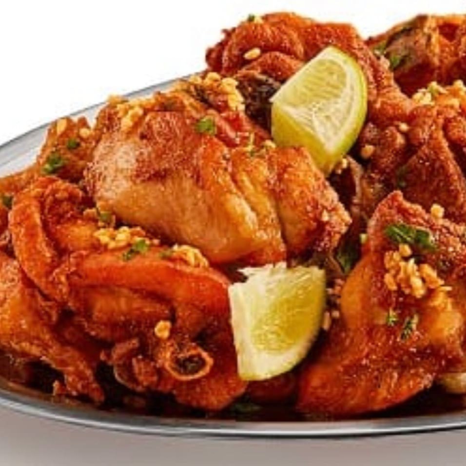 Acompanha molho á campanha e farofa