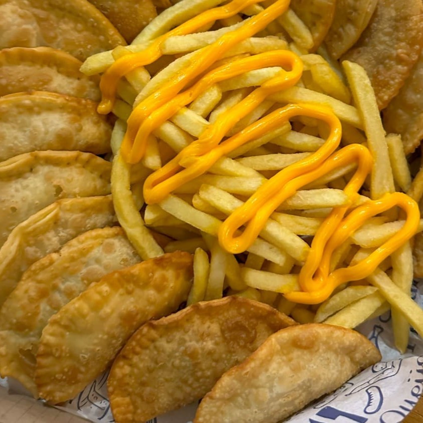 Porção de 15 Pastéis + Batata Frita.