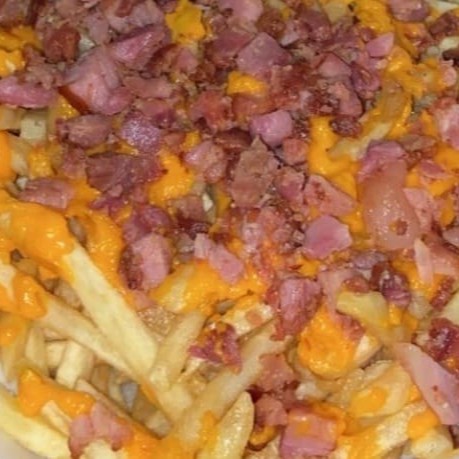 Apresentamos nossa Batata Turbinada, de tamanho grandioso, pesando aproximadamente 400gramas. Este prato, parte da nossa categoria de especialidades, é uma verdadeira experiência culinária. Cada batata é cuidadosamente selecionada para garantir sua textura perfeita e sabor inigualável. Prepare-se para um deleite gastronômico que vai deixar seu paladar pedindo mais. Uma opção perfeita para quem busca satisfazer a fome com algo verdadeiramente delicioso e substancioso.