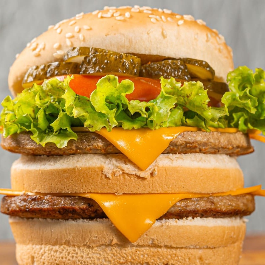 2 Carnes, 2 Queijos e Salada. (Escolha seu molho).