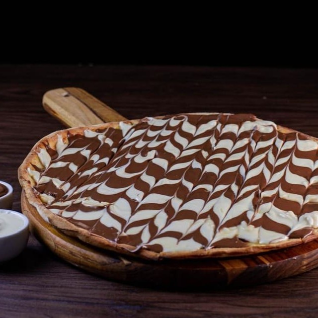 Sobremesa família que faz a mesa cantar “quero mais”. Brigadeiro, banana, Nutella… escolhe e se lambuza!