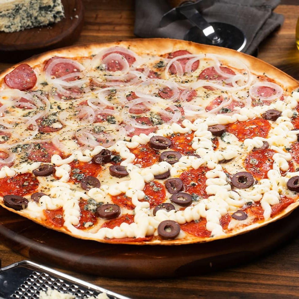 Escolha sua Pizza Média 30cm com 2 Sabores.