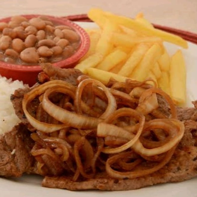 Acompanha; Arroz, feijão e Farofa