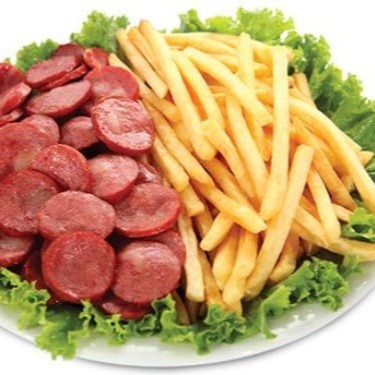 Porção de calabresa acebolada com batata frita