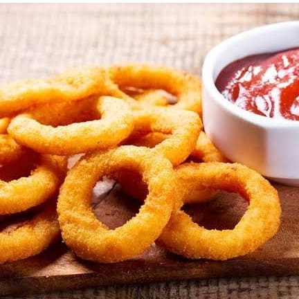 15 aneis de cebola empanado. Saches de Molhos grátis (catchup e barbecue)