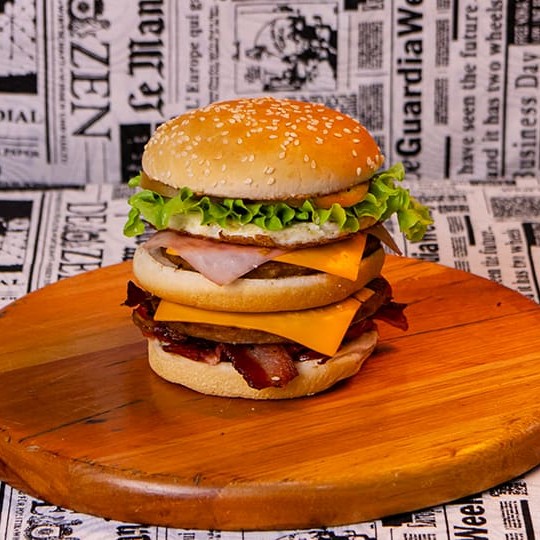 3 Pães,2 carnes, 2 cheddar, calabresa, bacon, presunto, ovo e salada