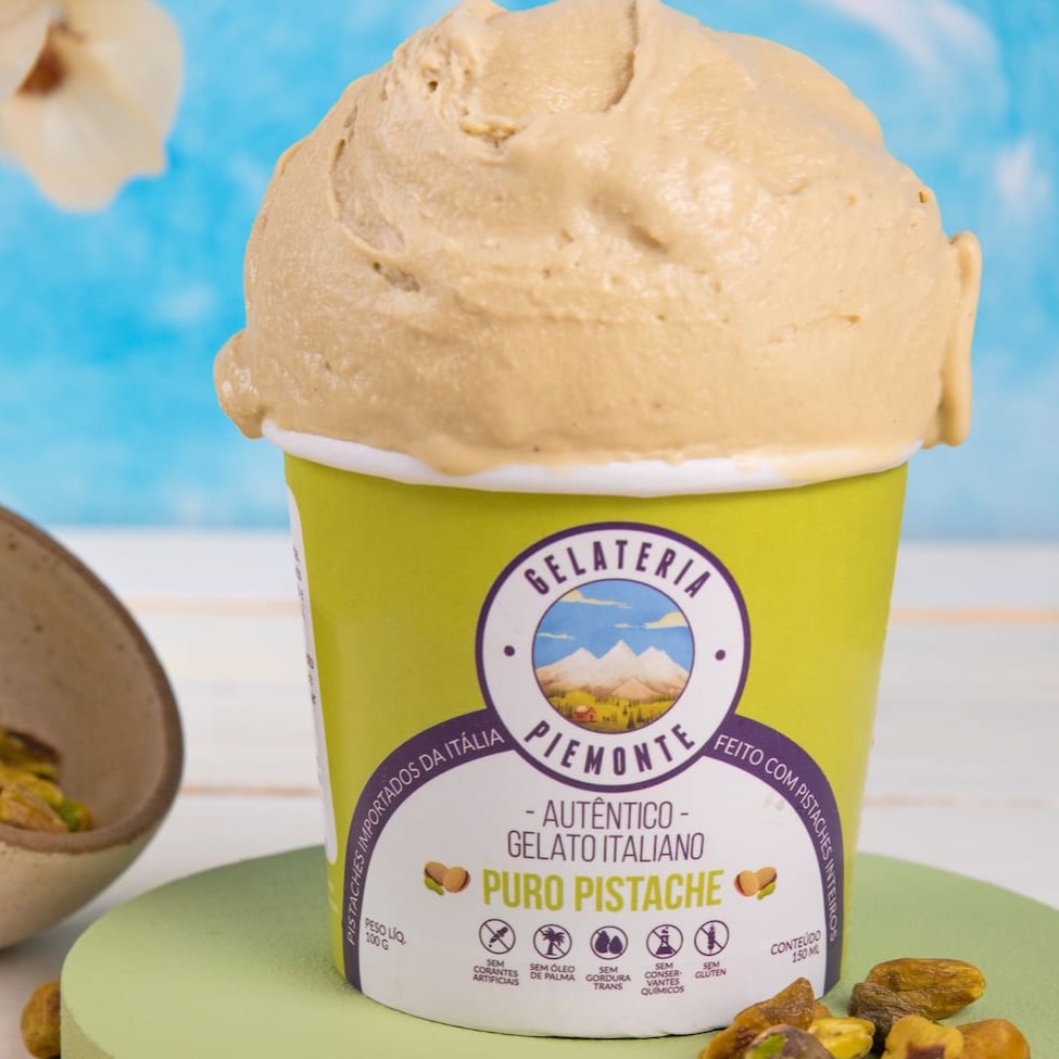 Nosso sorvete italino de Pistache é feito com pistaches importadas da Itália. Sem conservantes, corantes, óleo de palma e 0% gordura trans.