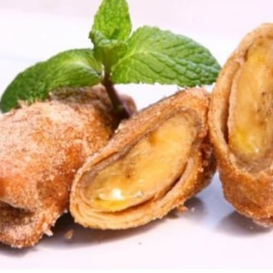 Mini Harumaki de banana com canela - 4  unidades    ----------tags------------- Sushi/japa/culinária japonesa/sushi em casa / promoções/makimonos/Philadelphia/filadélfia/hot filadélfia/ hot Philadelphia/sunomono/entre grátis/combinados/Carpaccio/cevite/sashimi de salmão/sushi por 1 real / promoção de hot/temaki/yakissoba