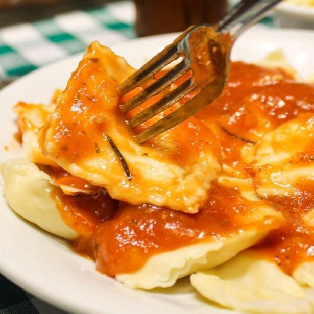 Escolha uma opção de massa e uma opção de molho.