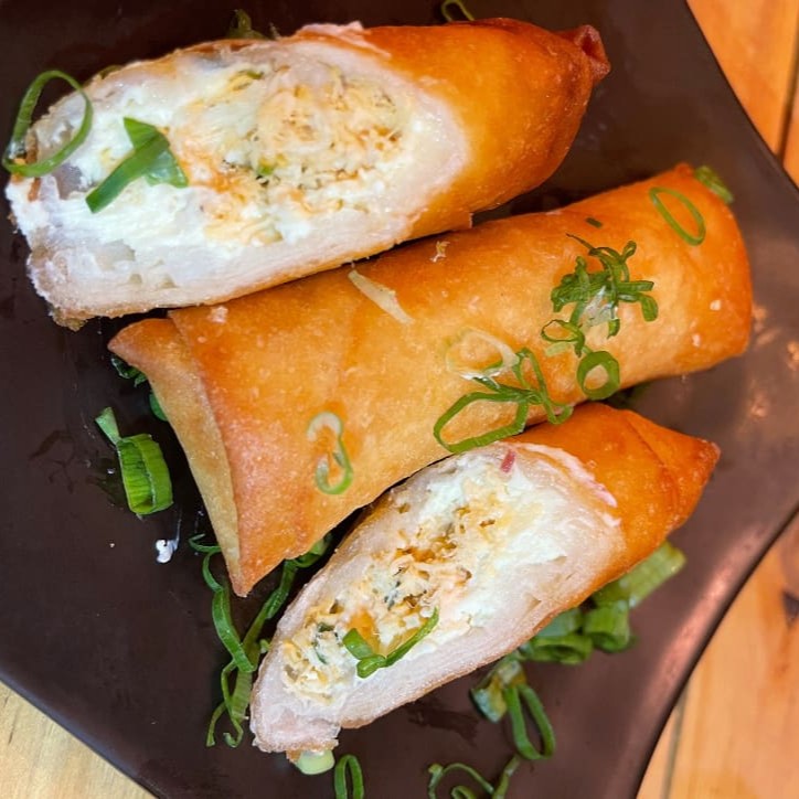 Frango desfiado, cream cheese e alho poró.