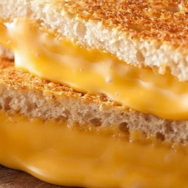 Delicioso Sanduiche de queijo com uma incrível crosta de parmesão!!!