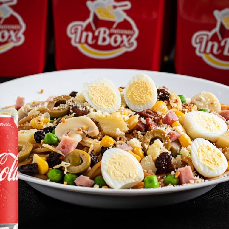 Monte Do Seu Jeito, 1 Box De Macarrão E Escolha Uma Coca Cola Em Lata, Que Você Preferir!  + Coca Cola 350 ml   !! Serve Bem 1 Pessoa !!