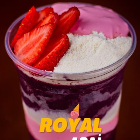 Nosso delicioso açaí artesanal batido na hora, acompanhado de mousse de morango,leite em pó e pedaços de morango.  Copo De 450ml