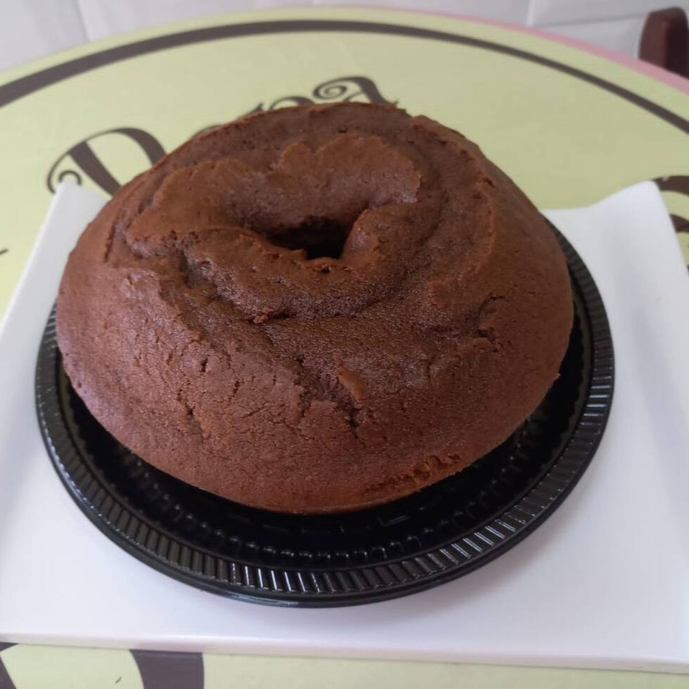 Massa com chocolate 50 % cacau. Aproximadamente 1000gr.