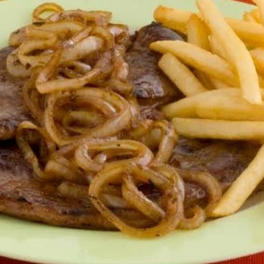 Opções de acompanhamento: Arroz,feijão,macarrão,  farofa ,fritas, salada verde ou legumes.