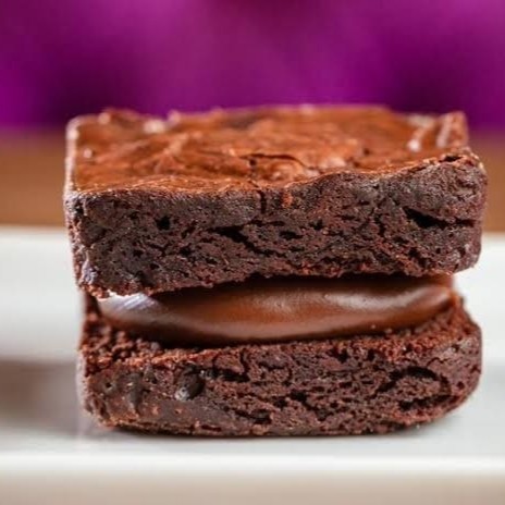 Delicioso Brownie recheado com Brigadeiro