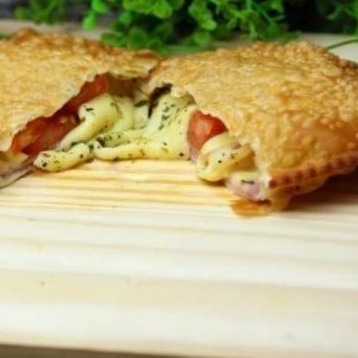 Mussarela , tomate e orégano