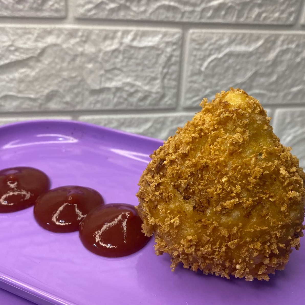 Nessa promoção você leva nossa magnífica coxinha acompanhada de uma coquinha de 200ml pra acompanhar