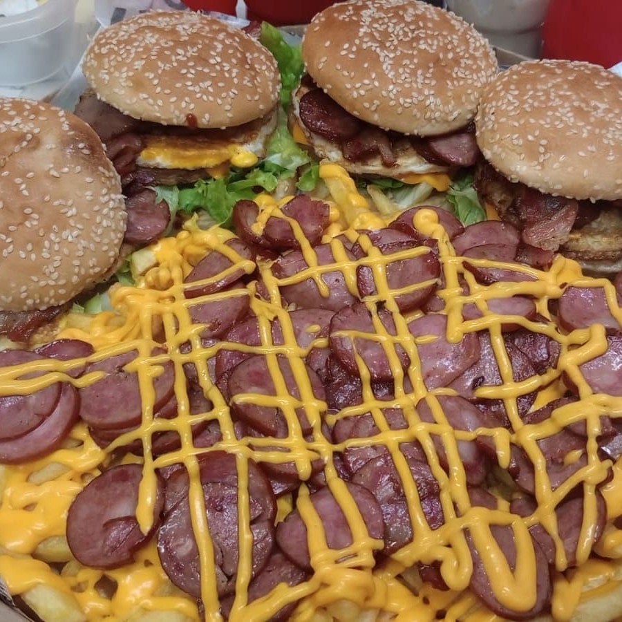 4 Top Tudo , Batata, Calabresa, Creme de Cheddar e Leve um Kuat de 2 litros Grátis