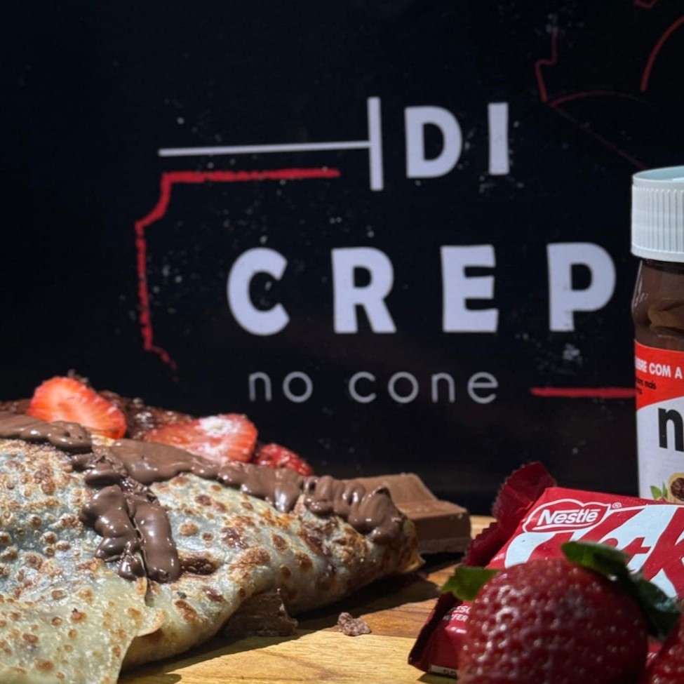 Nutella, Morango Fatiado, Leite Ninho e Kitkat