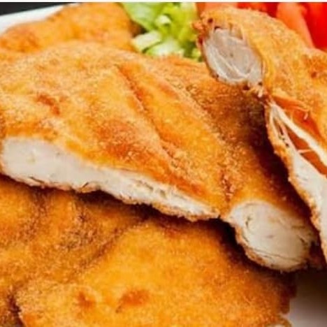 Acompanhamentos: arroz, feijão, macarrão, farofa, batata frita, legumes cozidos ou salada verde.