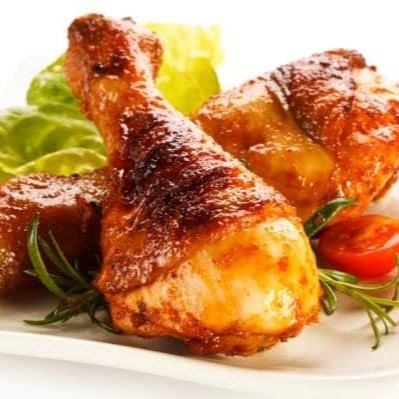 Arroz, feijão, farofa, molho vinagrete e batata frita