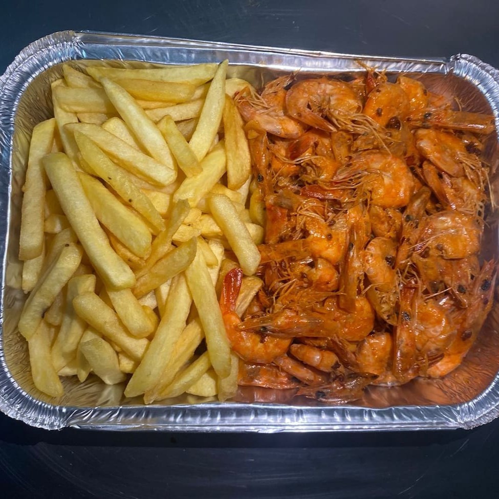 500 Gramas De Camarões. 400 Gramas De Batata.