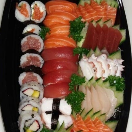 10 Sashimi De Salmão, 5 Sashimi De Atum, 5 Sashimi De Polvo, 5 Sashimi De Peixe Branco, 5 Sushi De Salmão, 5 Sushi De Atum, 2 Sushi De Polvo,  2 Sushi De Camarão, 6 Filadelfia E 4 California.