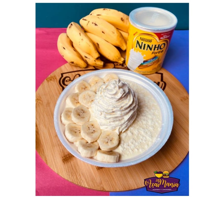 O melhor açaí, chantilly, banana fruta, creme especial de leite Ninho, leite Ninho.