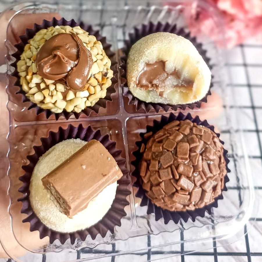 Caixa com 4 brigadeiros 25g cada à sua escolha