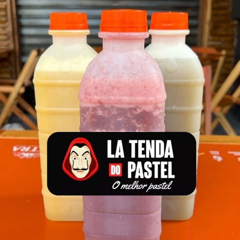 Caldo de cana natural batido com morangos