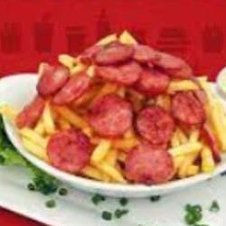 As Batatas São Cortadas Na Hora!  As Batatas São Fritas Na Hora Que Recebemos O Pedido. ============================Devido a batata sair quente, as batatas não tem a mesma crocancia do que consumidas na hora na loja.