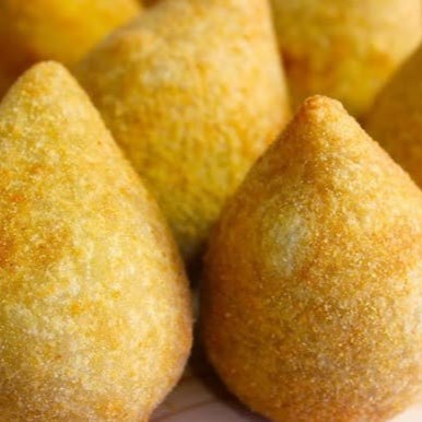 20 salgados mistos, coxinha, queijo, queijo com presunto, carne, kibe