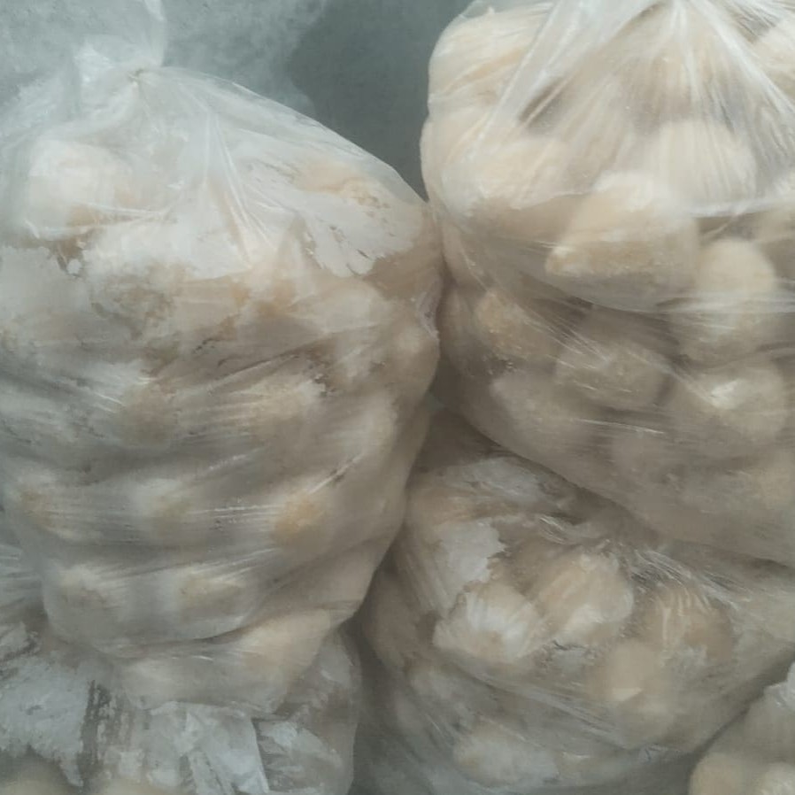 Modo de preparo: Aqueça o óleo na temperatura de 180 graus, coloque a quantidade suficiente de óleo para cobrir os salgadinhos. Depois acrescente poucas quantidades de salgados por vez. A massa é pré-cozida. Em 1 minuto seu seu salgado estará pronto!