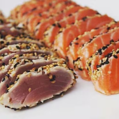 8 Cortes de atum semi grelhados no maçarico!