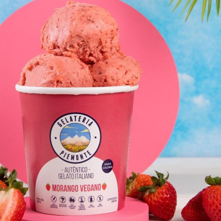 Nosso sorbetto italiano de Morango é feito com fruta de verdade, cremoso e zero lactose. Sem corantes, óleo de palma, conservantes e 0% gordura trans.